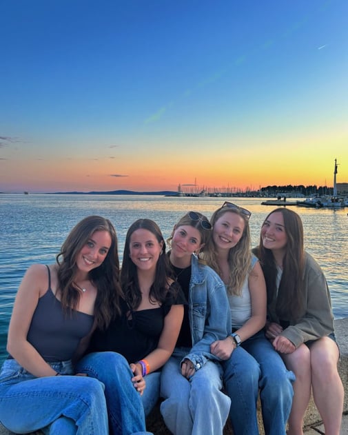 TRAVEL FROM VANESSA POLLARI 6