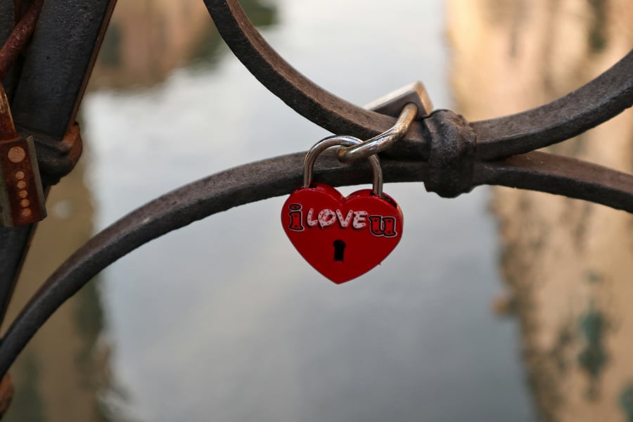 Dating abroad vs dating at home