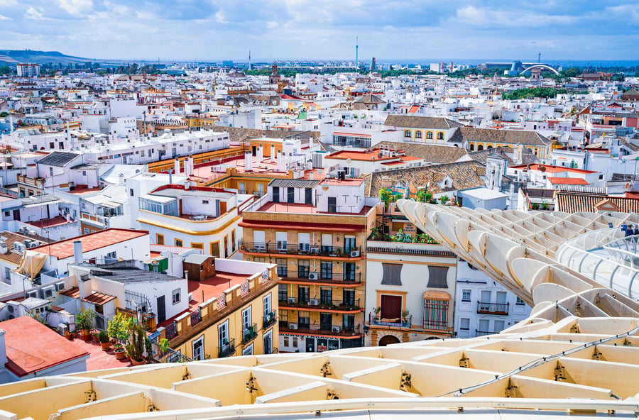 Adjusting to Spanish Lifestyle & Finding Home Abroad